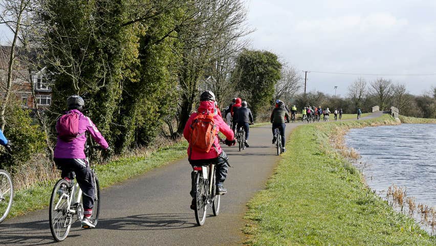 People cycling along the Royal Canal Greenway with Mullingar Bike Hire