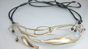 Neckpiece with charcoal diamonds