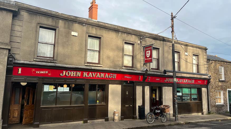 Exterior view of Gravediggers Pub in Co Dublin