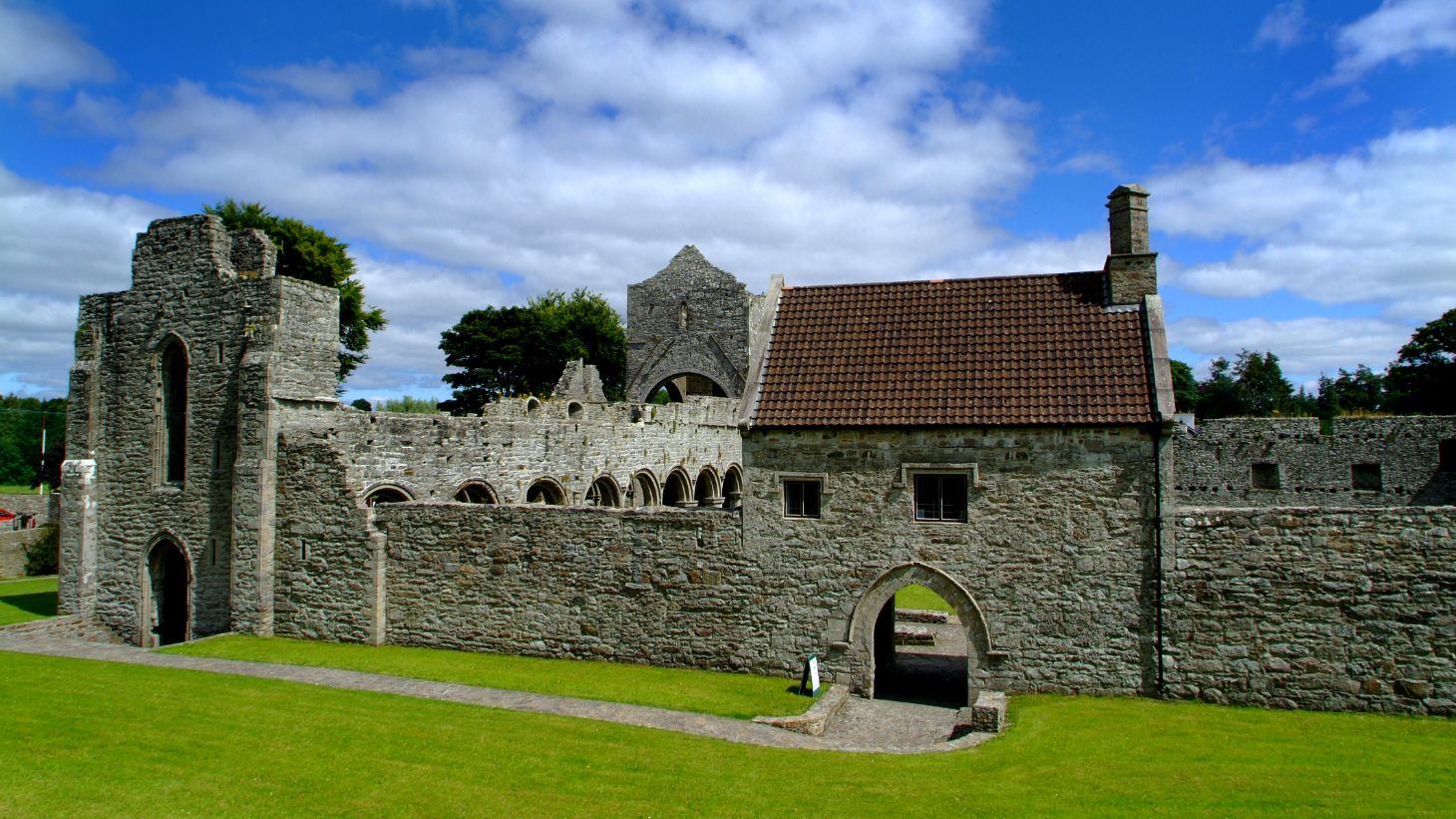 Take a visit to the ruins of Boyle Abbey.