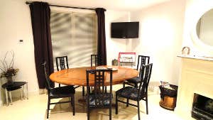 Silver Crescent House & Apartments