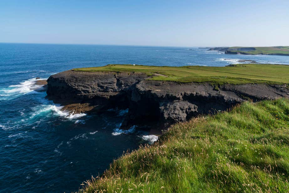 Take a walk along the top of the Kilkee Cliffs for spectacular views of the sea.