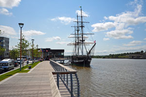 Dunbrody Famine Ship Experience and Restaurant