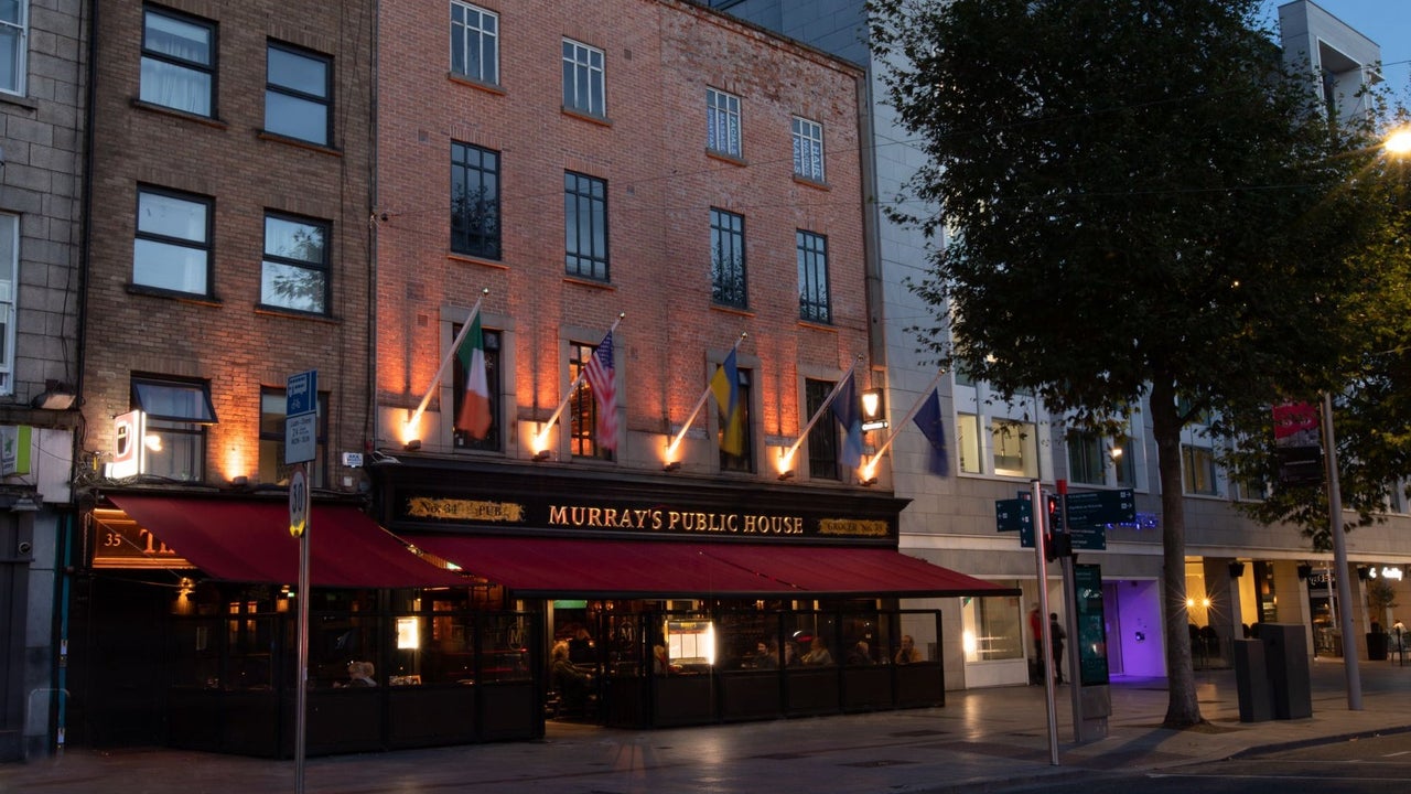 An exterior street view of Murray's Bar & Grill