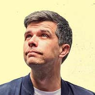 Irish comedian Chris Kent with show Offline