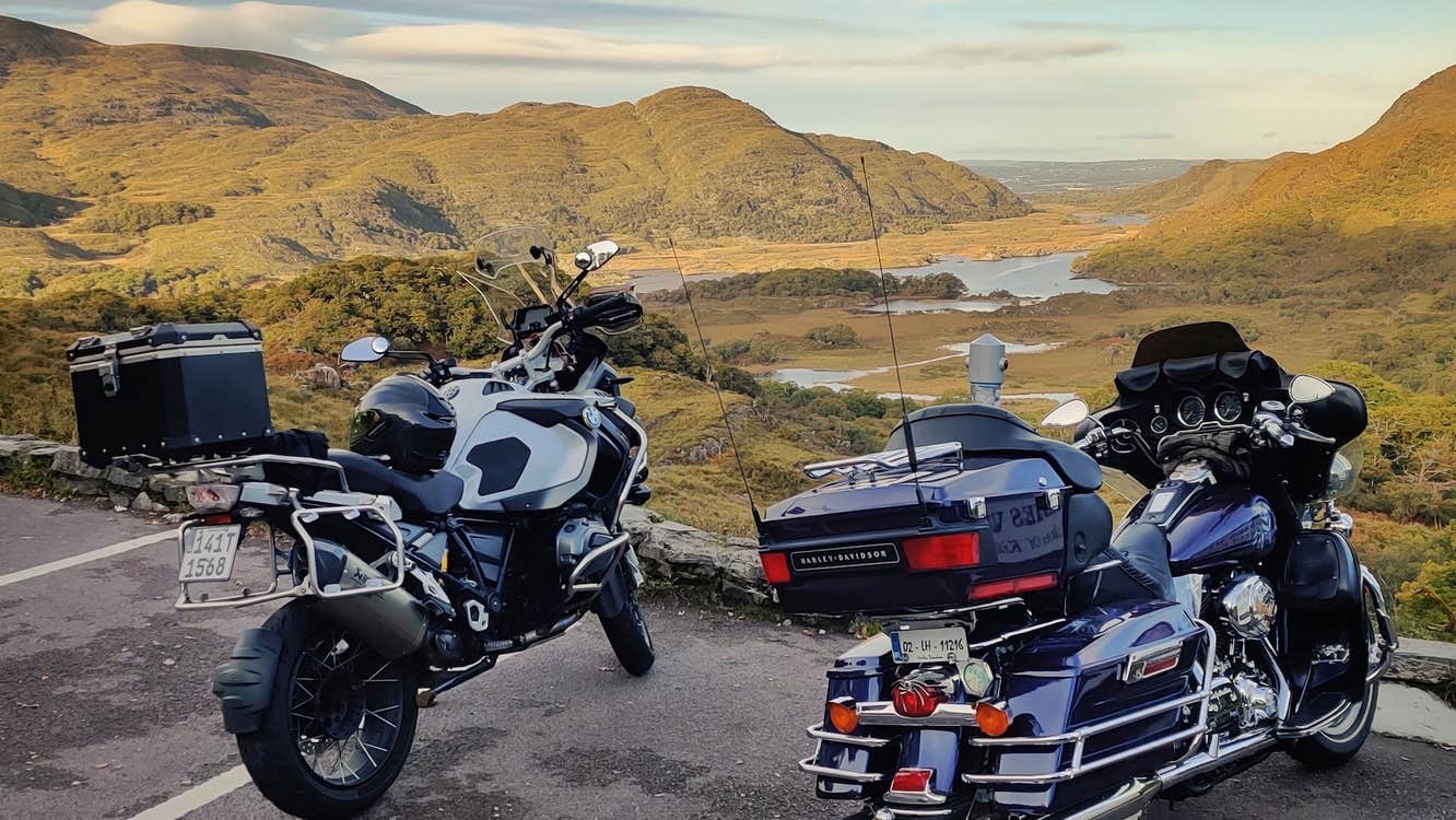 Enjoy the opportunity to ride the twisting tracks around the mountains, high above the celebrated Killarney lakes and running alongside the Atlantic Ocean, on world-famous routes such as the Ring of Kerry and the Wild Atlantic Way