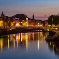 Ha'penny Bridge at night.