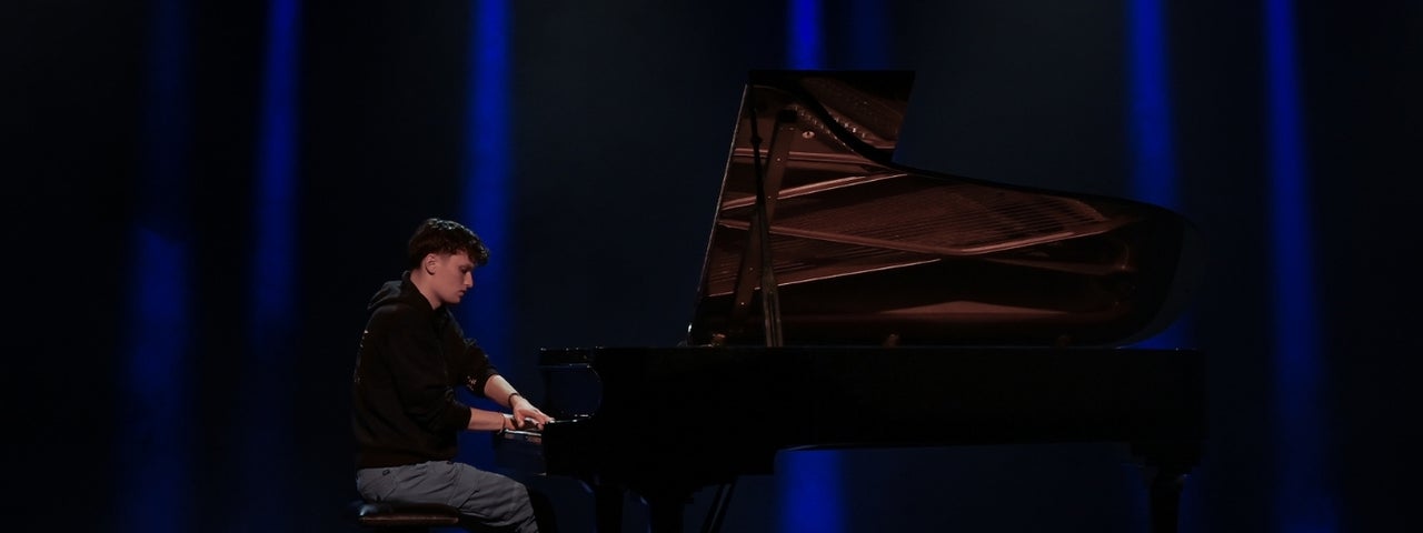 Live in concert in his hometown Genk