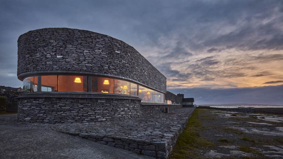 Fronht view of property