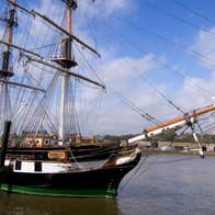 Image of the Dunbrody Famine Ship in New Ross in County Wexford