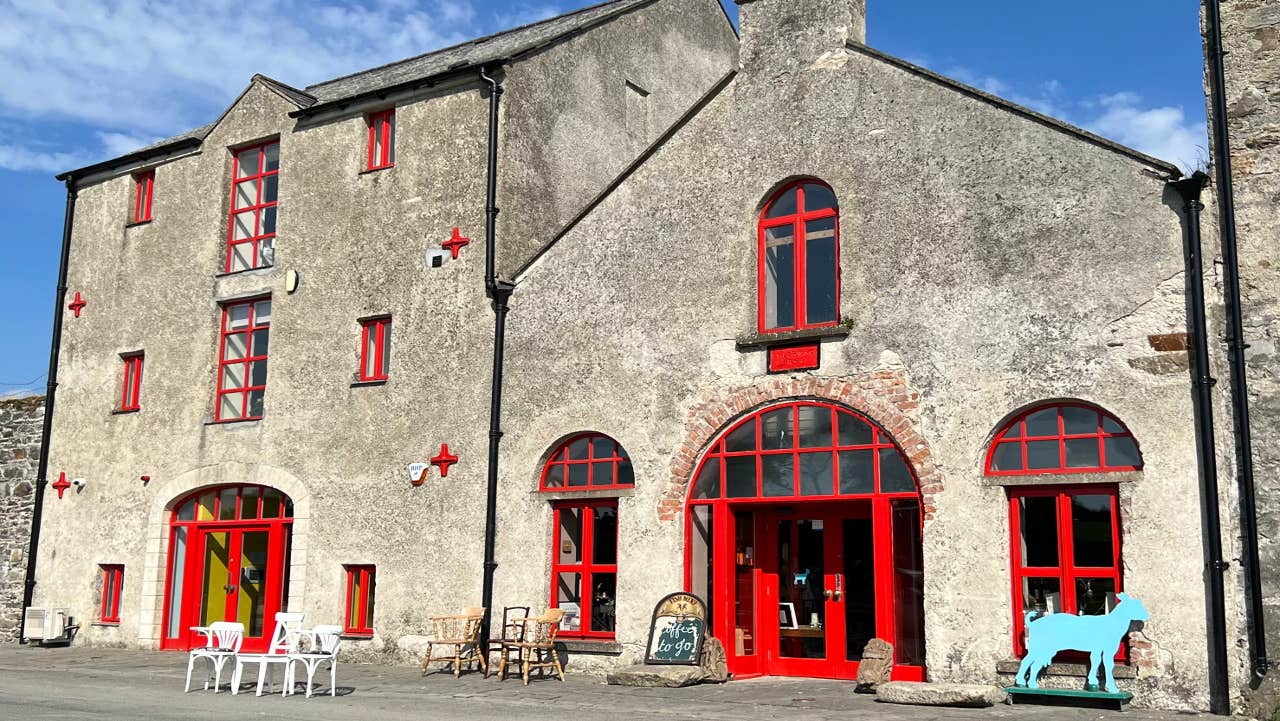 Front view of property