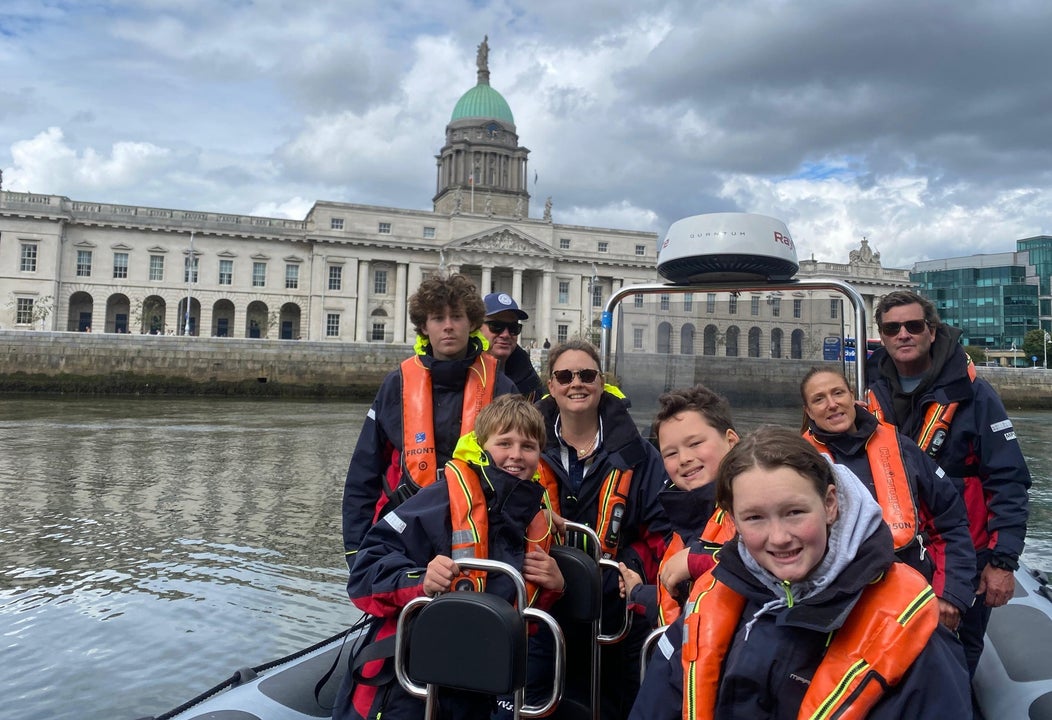 Views of Dublin's Custom House from the River Liffey with Dublin Boat Tour