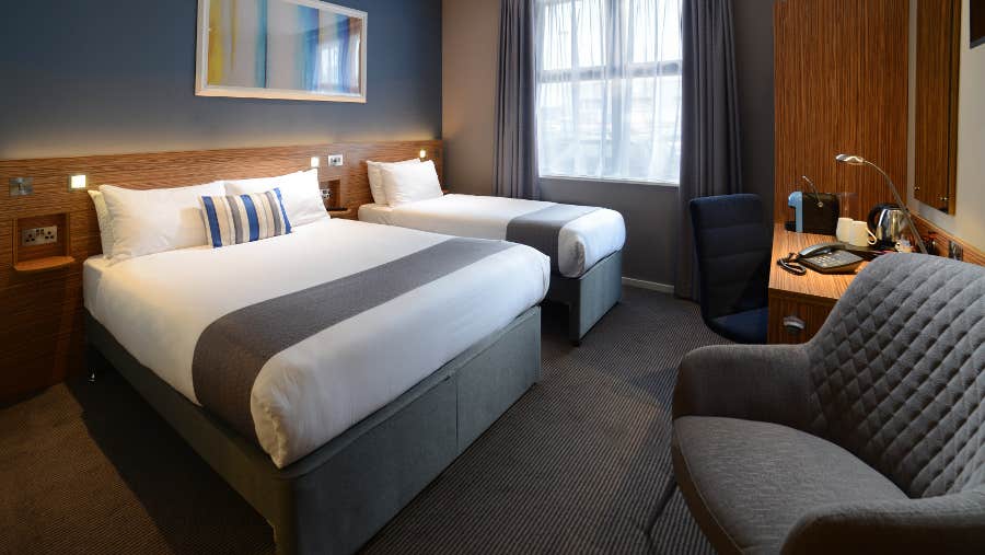 Travelodge Galway Central Super Room Family