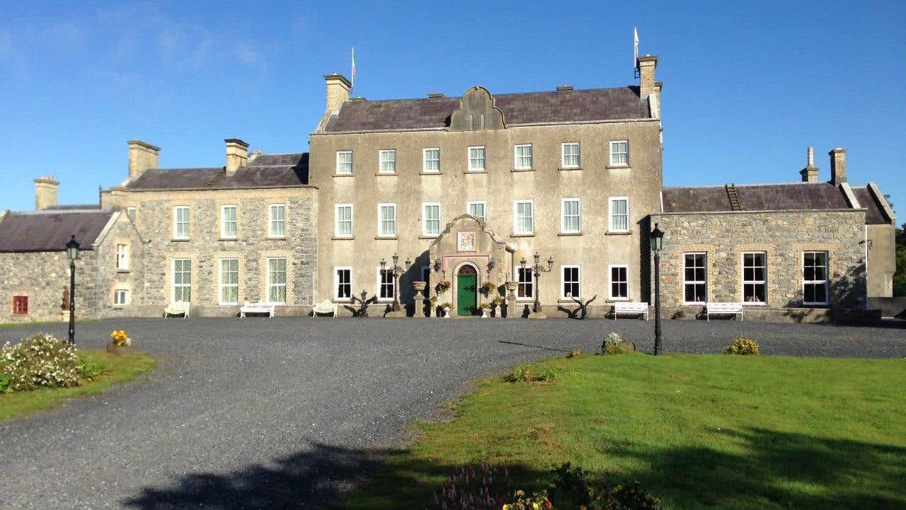 Front view of property