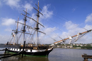 Dunbrody Famine Ship Experience and Restaurant