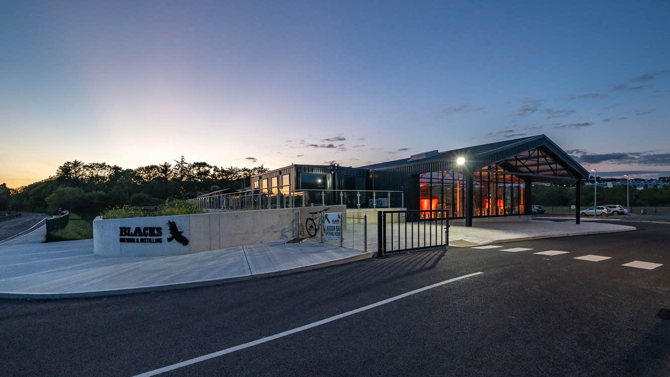 Exterior view Blacks Brewing & Distilling