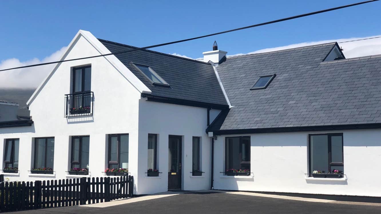 Teach Cruachán Entrance