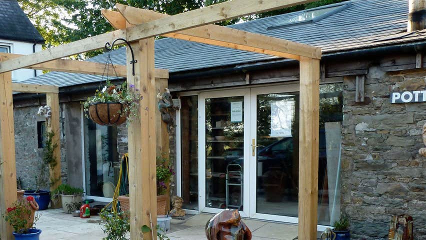 Front entrance of Kinsale Pottery