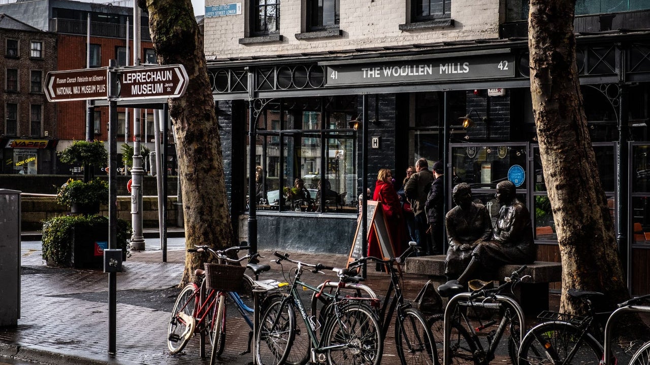Exterior of a restaurant on a busy city street