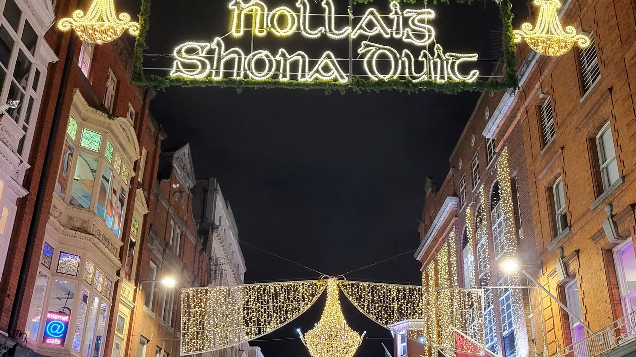 "Nollaig Shona Duit" Christmas Lights, Grafton St