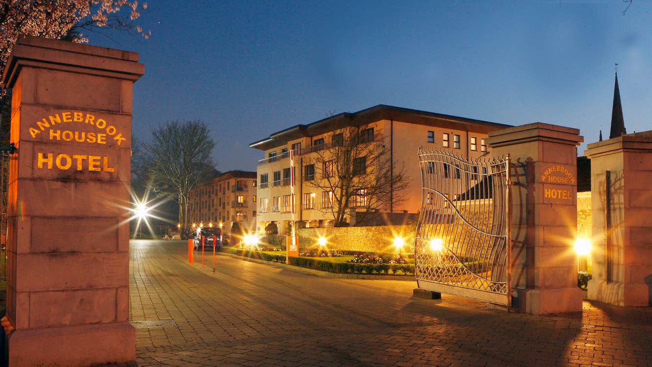 Evening view of the hotel exterior.