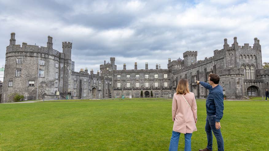 A couple outside of Kilkenny Castle