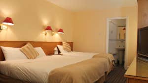 Parkway Hotel