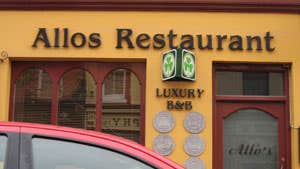 Allo's Restaurant, Bar & Bistro