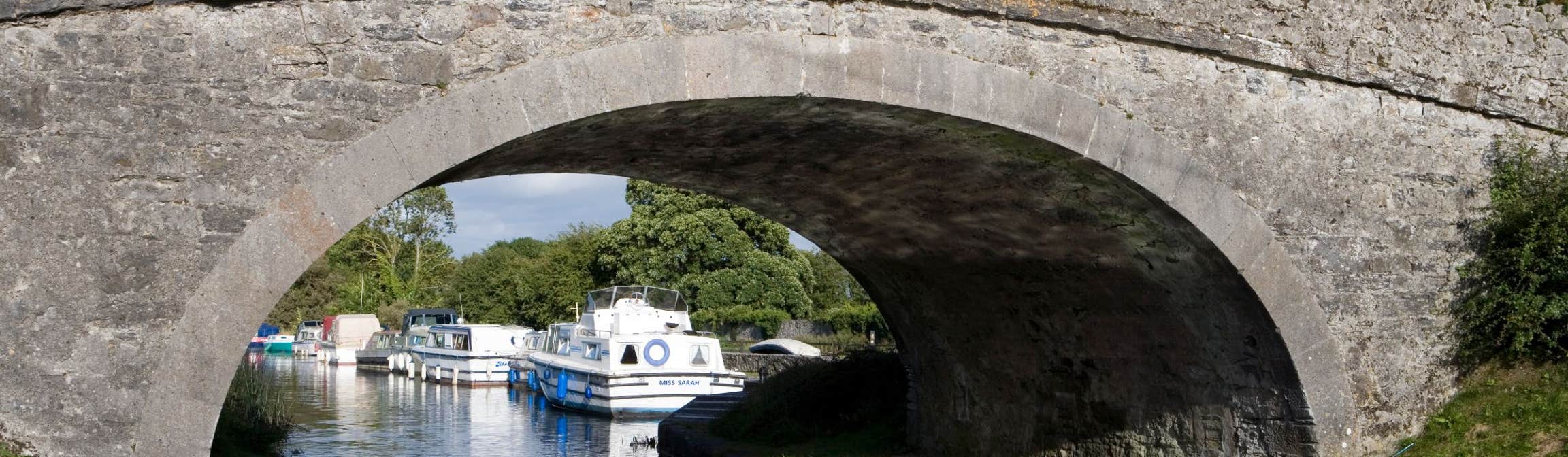 Image of a bridge over the river in Edenderry in County Offaly