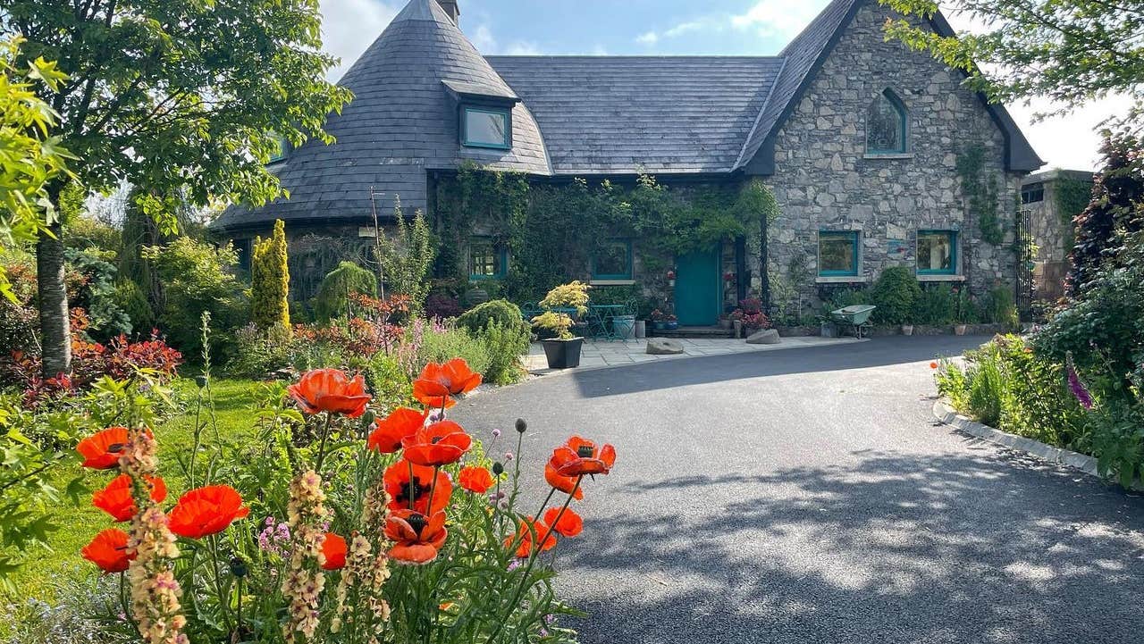 Exterior view of the cottage at The Poppy Garden
