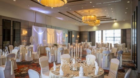 Banqueting room.