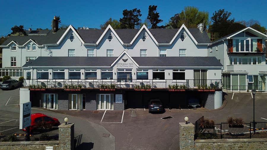 View of the front of hotel