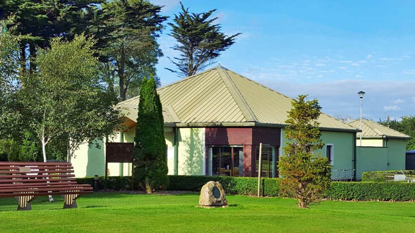 Image of clubhouse at Silloge Park golf club