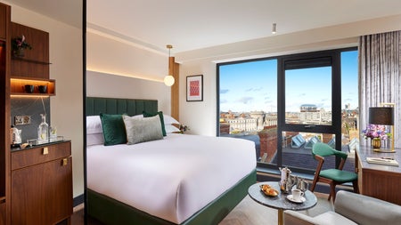 Double bedroom with white sheets