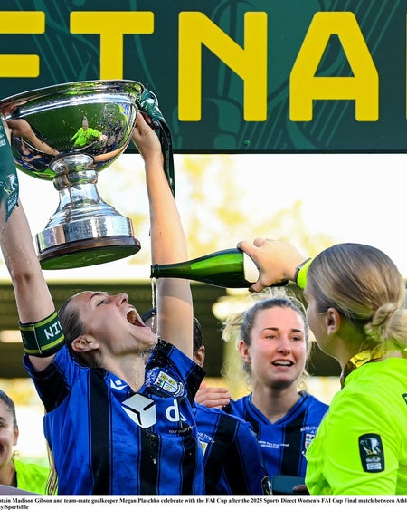 Athlone Town celebrate their 2025 Women's FAI Cup Final win