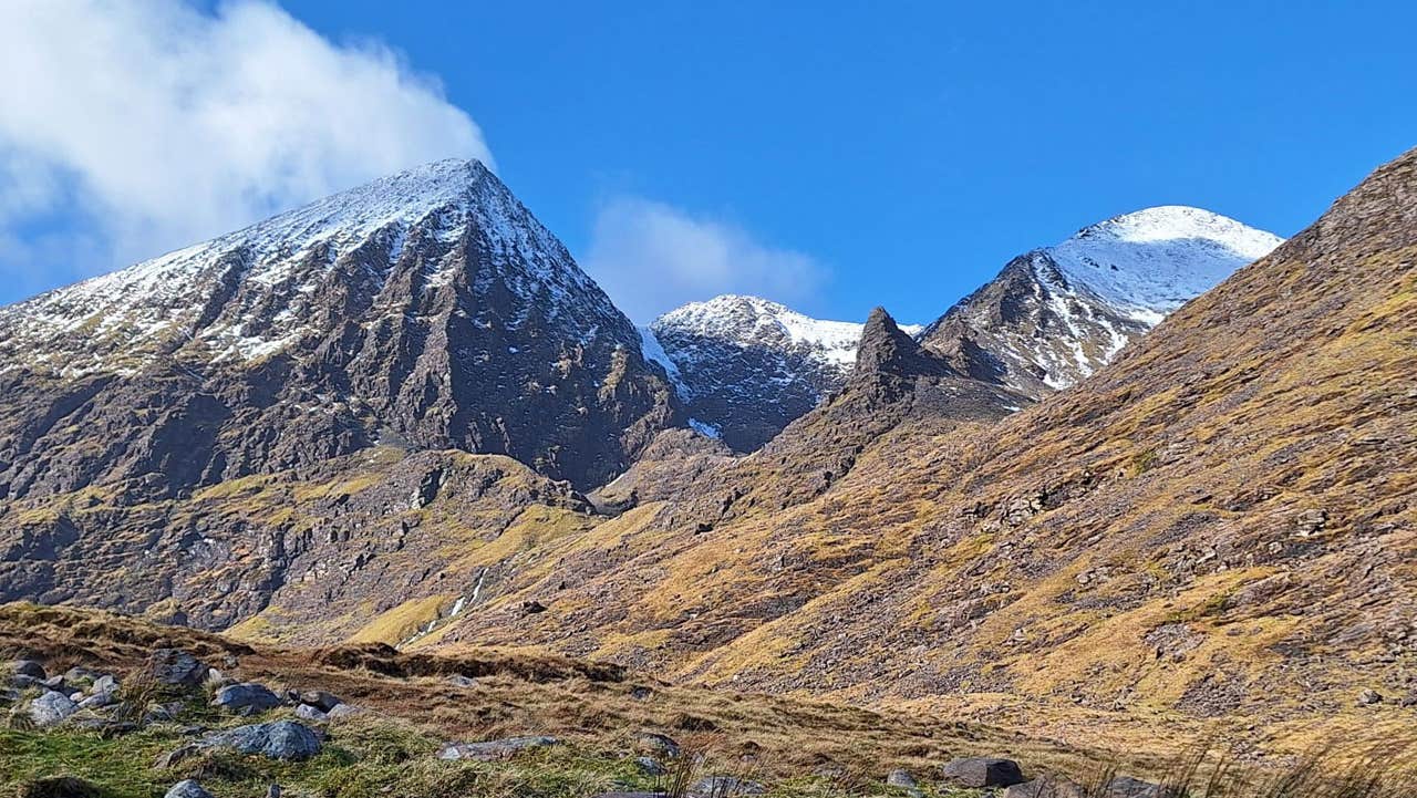Snow capped peaks on Carrauntoohill mountain
