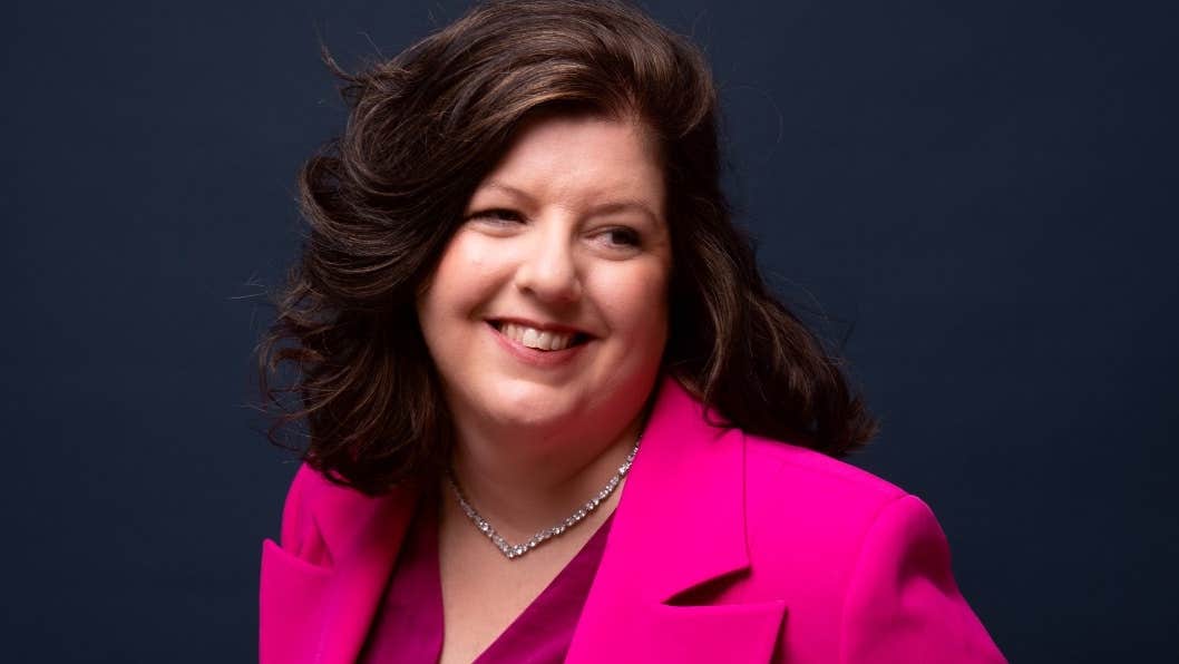 Photo credit Frances Marshall. Helen is an Irish soprano and recording artist, known for her emotionally charged, authentic performances and storytelling. Helen’s frequently performs recitals and champions new music by Irish composers.