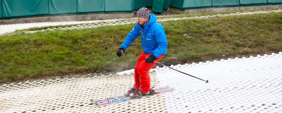A man skiiing down the slopes at the Ski Club of Ireland