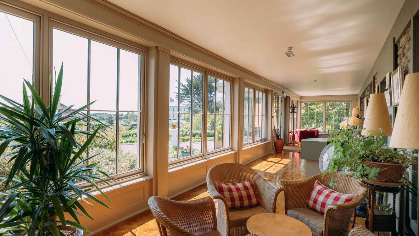 Sitting area. Sun room.