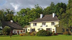 Image of Glenview Guesthouse from the outside