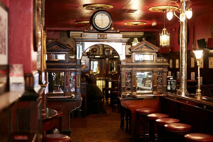 Interior image of the Long Hall pub in Dublin city