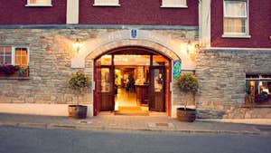 Breffni Arms main entrance