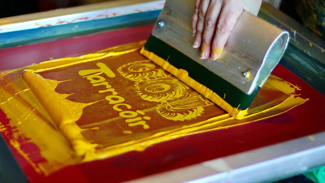 Screenprint your own t-shirt or bag