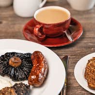 Kilkenny Café small Irish Breakfast with brown bread and tea