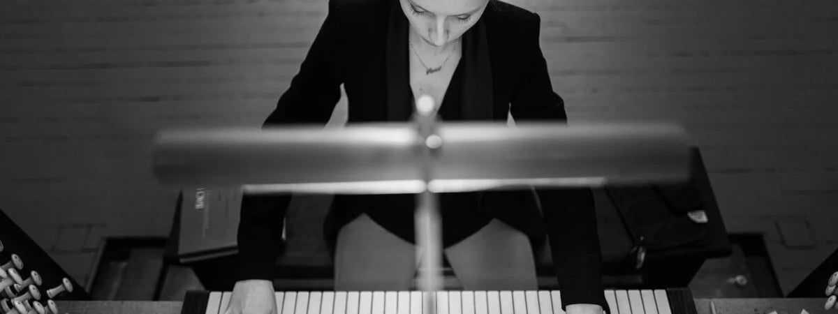 ANNA LAPWOOD Produced by Singular Artists