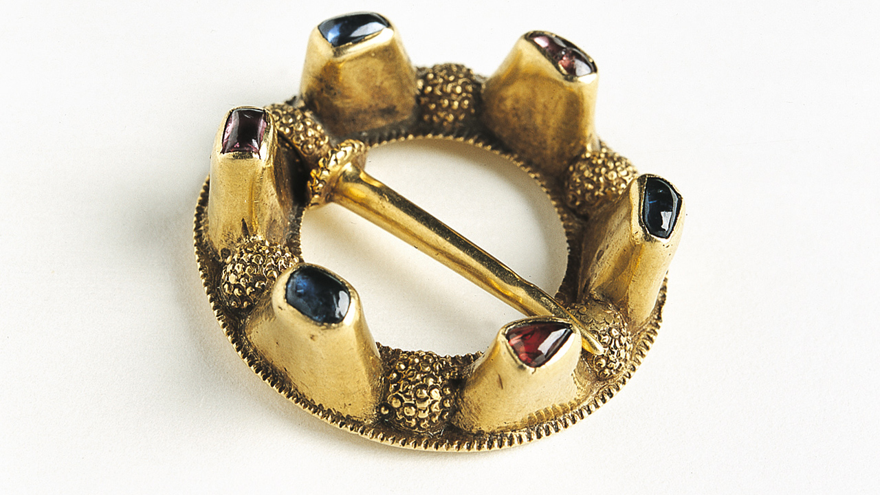 Gold Ring Brooch. Marlborough St, Dublin, 13th-14th C AD