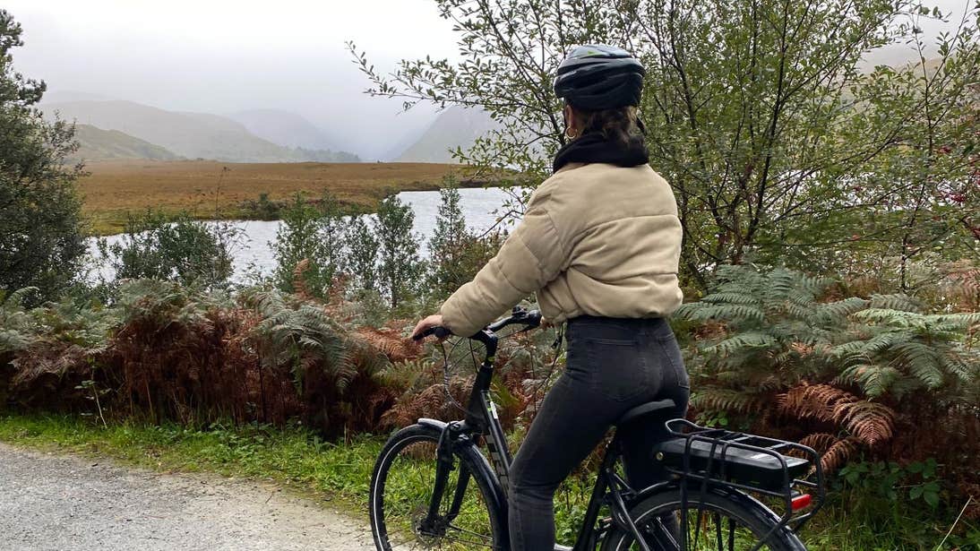 Sarah Hanrahan cycling around Glenveagh National Park, Donegal on an ebike.