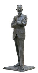 A statue of George Bernard Shaw