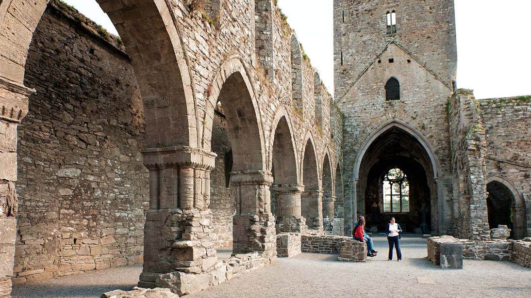 People on a tour of Jerpoint Abbey in Co. Kilkenny