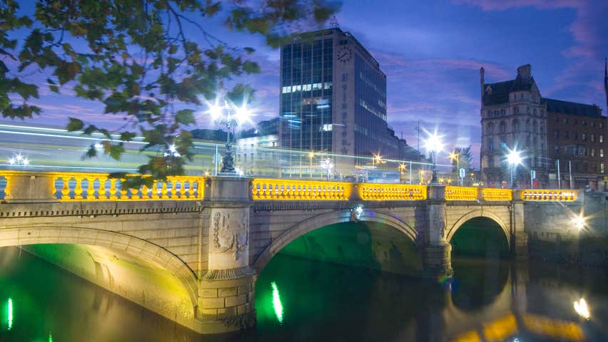O'Connell Bridge at night in Dublin City centre